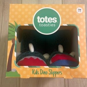 NWT! Totes Toasties Kids Dino Slippers MEDIUM (11-12) NIB.